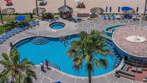 Een verwarmd zwembad