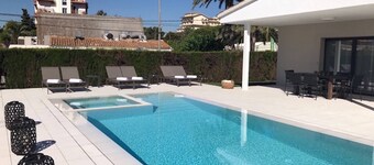 Fantastic villa on the beach with private pool