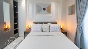 Comfort Studio | Desk, blackout curtains, iron/ironing board, free WiFi