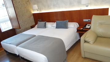 Habitación 201 planta/floor 2 | 房內夾萬、書桌、隔音、Wi-Fi