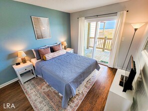 4 bedrooms, iron/ironing board, Internet, bed sheets