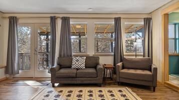 Smart TV, ping pong, books