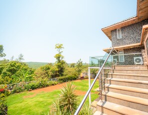 Front of property - Red Button Resort (Mahabaleshwar)