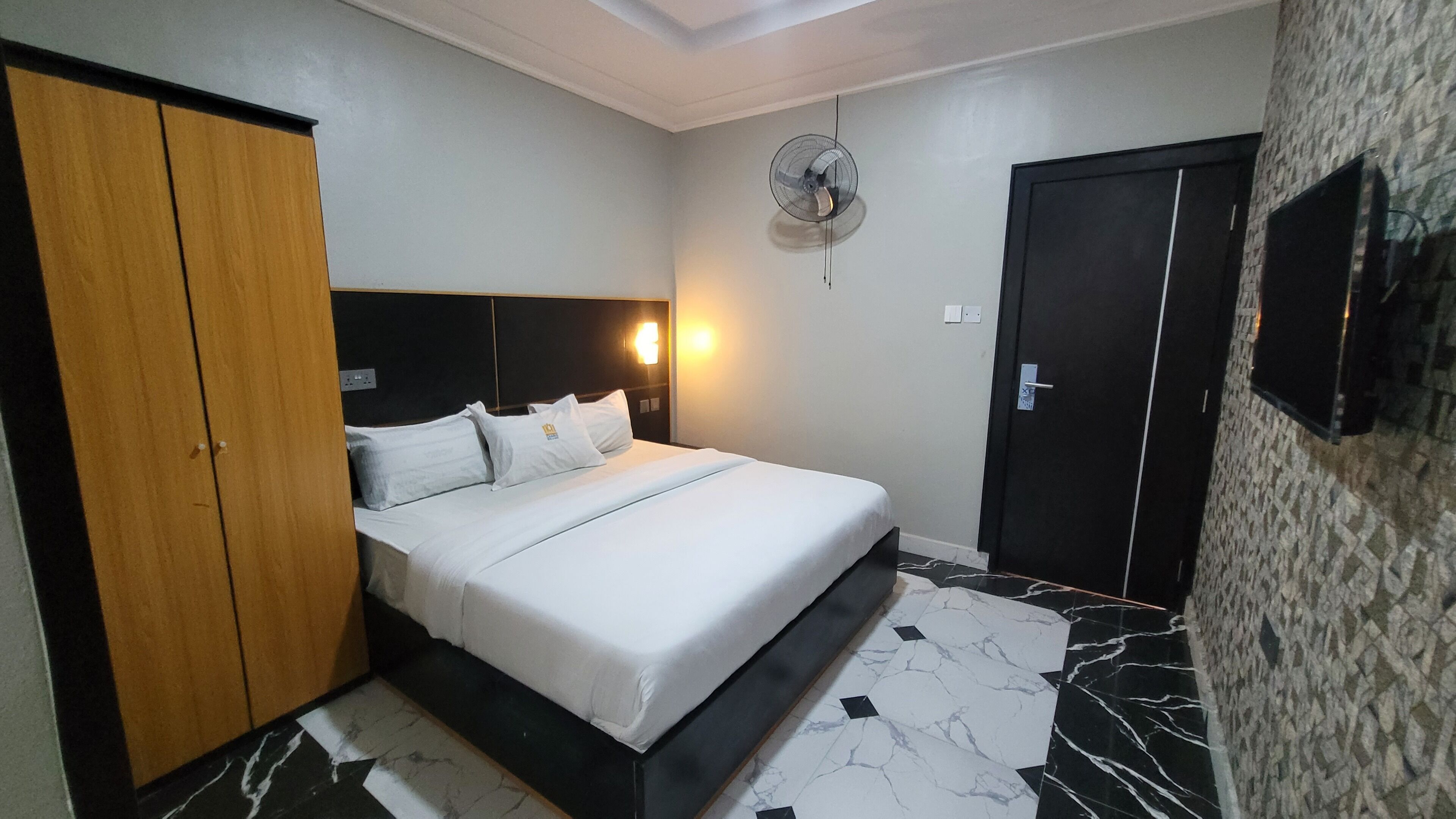 Premium bedding, Select Comfort beds, desk, laptop workspace
