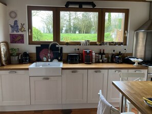 Fridge, microwave, oven, stovetop - Rest in the Country (Fescamps)