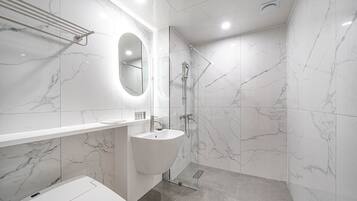 Shower, towels