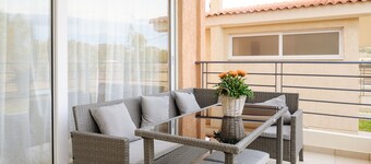 Marathon Luxury Suites - Schinias Beach