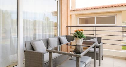 Marathon Luxury Suites - Schinias Beach