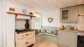 冰箱、洗碗机、电热水壶、烤面包机