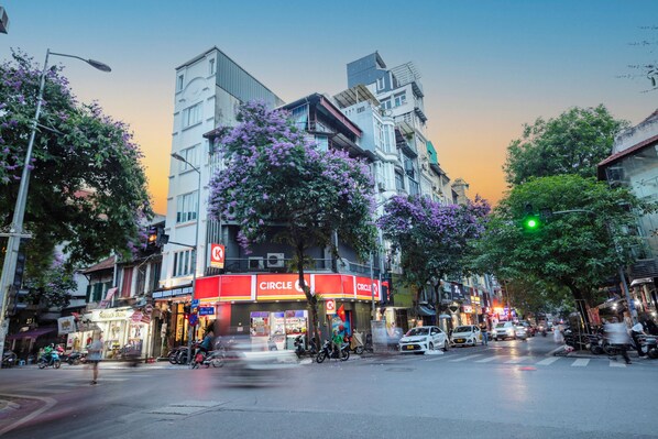 Front of property - Omina Hanoi Hotel and Restaurant (Hanoi)