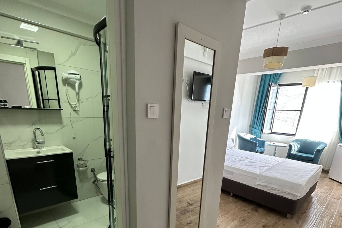 Deluxe Double Room | Egyptian cotton sheets, premium bedding, Select Comfort beds, minibar