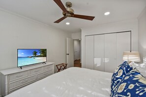 2 bedrooms, iron/ironing board, free WiFi, bed sheets - Great condo, just an easy walk to the beach (St. Simons Island)