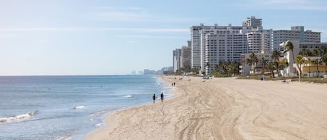 Sillas reclinables de playa, toallas de playa
