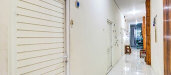 ホテル O ガン テンガ ホームステイ シャリア