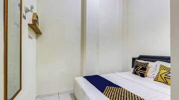 Economy Double Room | WiFi, bed sheets