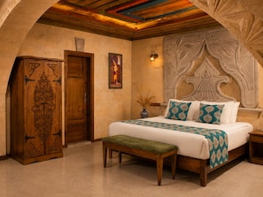 Superior Courtyard Suite with Jacuzzi | 1 bedroom, minibar, desk, blackout drapes - Premium Cappadocia Hotel (Nevsehir)