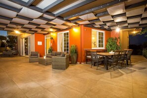 Outdoor dining - Villa Eleonas with pool, stylish and homely-close to the beach (Rhodes)