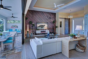 Smart-TV, Kamin, Arbeitsbereiche