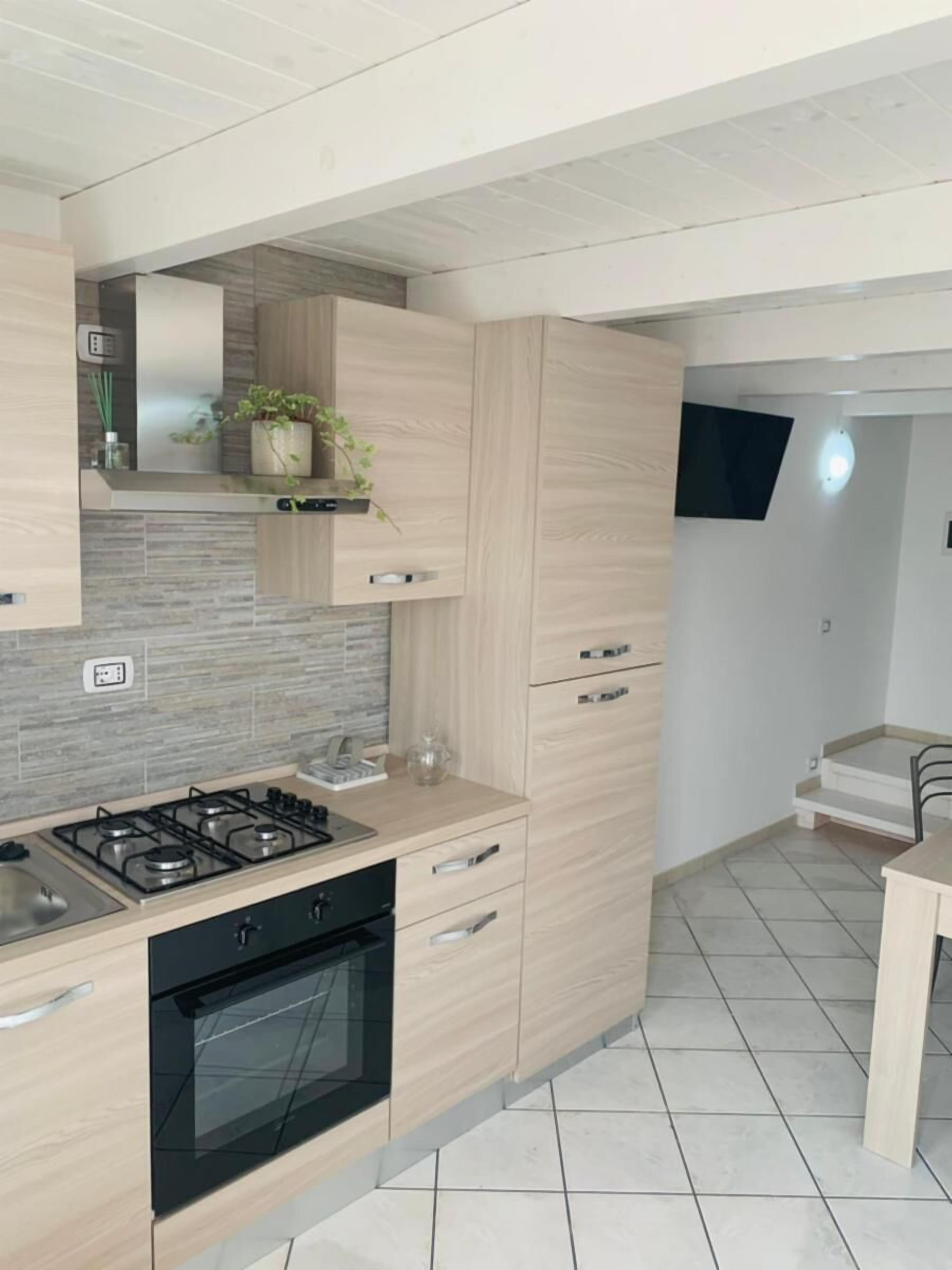 Geschirrspüler, Wasserkocher mit Kaffee-/Teezubehör