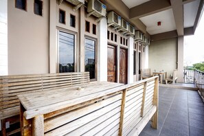 Lobby - OYO Flagship 90890 Bratang Gede Residence (Surabaya)