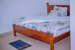 Desk, laptop workspace, free WiFi, bed sheets