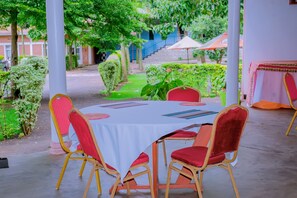 Restaurant - Planete Hotel  (Nyundo)