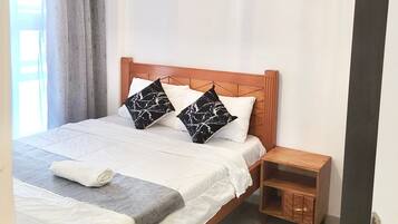 1 chambre, fer et planche Ă repasser, Wi-Fi, draps fournis