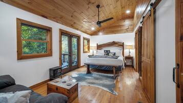 3 chambres, bureau, fer et planche Ă repasser, lit parapluie