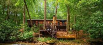 Riverside-No Pet Fee-Fenced Yard-King Suites-Hot Tub-10 Minutes to Downtown