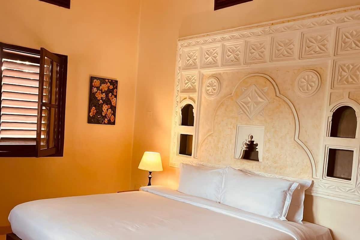 Family Room | 1 bedroom, premium bedding, pillowtop beds, minibar