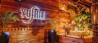 Yushili Hotel & Restaurant