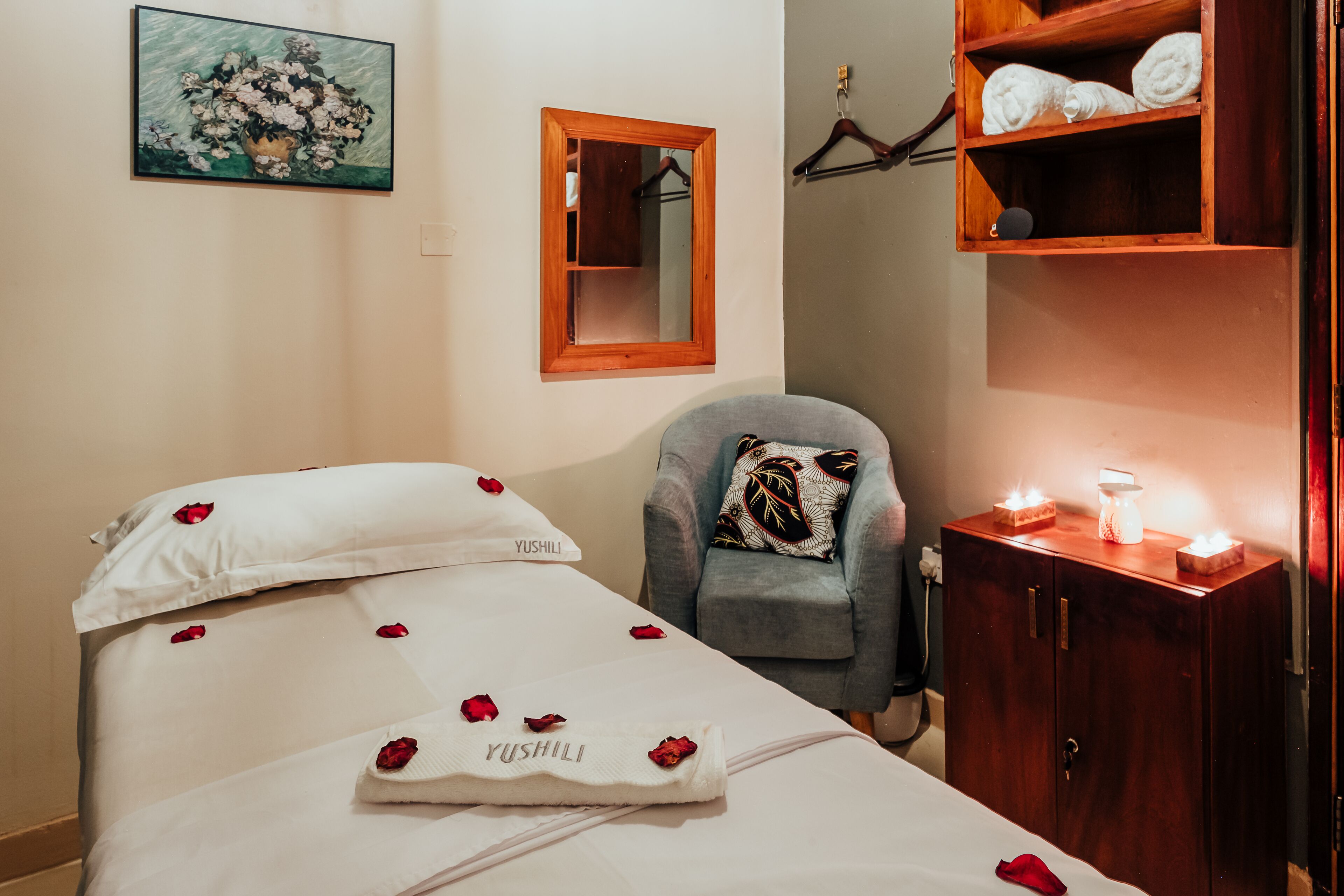 Körperbehandlungen, Warmsteinmassagen, Tiefengewebe-Massagen