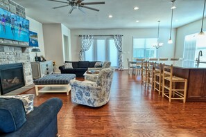 Téléviseur connecté, table de baby-foot