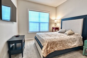 5 bedrooms, desk, free WiFi - Ocean View * 5BR Luxury Single Family House w 4.5 Bathrooms (Ocean View)