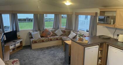 Charming 3-bed Static Caravan in Porthcawl