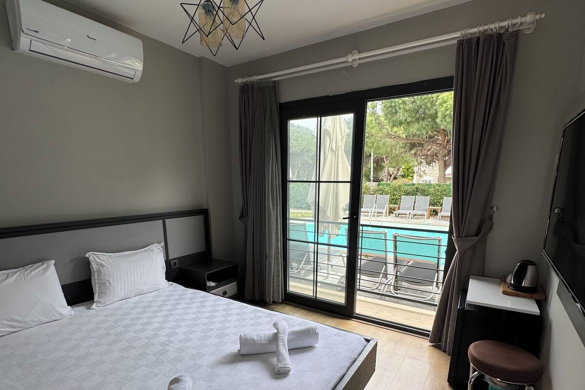 Minibar, in-room safe, free cots/infant beds, free WiFi