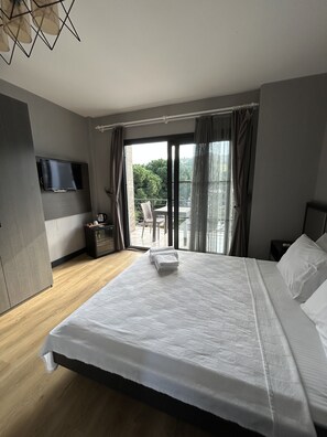 Deluxe Room, Balcony, Pool View | Minibar, in-room safe, free cribs/infant beds, free WiFi - Malta Bodrum (Bodrum)