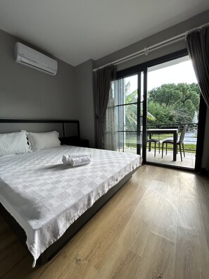 Deluxe Room, Balcony, Pool View | Minibar, in-room safe, free cribs/infant beds, free WiFi - Malta Bodrum (Bodrum)