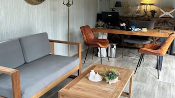 Concierge desk