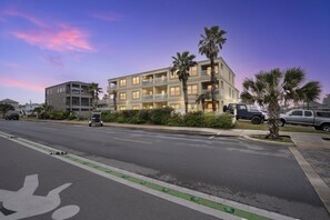 Appart'hôtel, 2 chambres | Parking