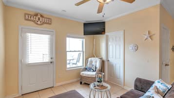 Condo, 2 Bedrooms | Living area | Smart TV