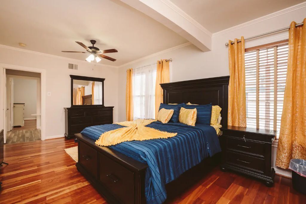 Top Level duplex blocks from UIW/Trinity & Zoo