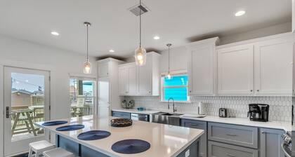Just Beachy 3 Bedroom Home by RedAwning