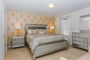 4 chambres, fer et planche à repasser, Wi-Fi, draps fournis