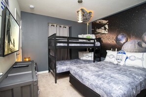 5 chambres, fer et planche à repasser, Wi-Fi, draps fournis