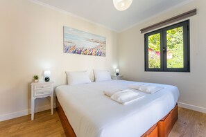 2 bedrooms, iron/ironing board, free WiFi, bed sheets - FLH Santa Cruz Triplex with Terrace (Santa Cruz)