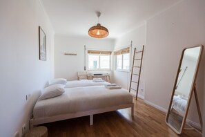 3 makuuhuonetta, silitysrauta/-lauta, ilmainen Wi-Fi, vuodevaatteet