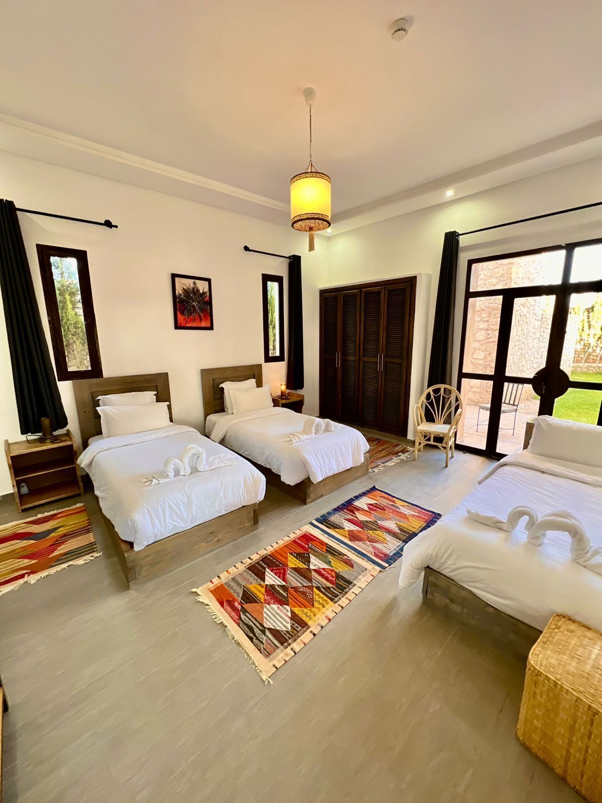 Comfort Triple Room | Blackout curtains, soundproofing, free WiFi, bed sheets