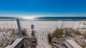 Condo, 1 Bedroom | Property grounds