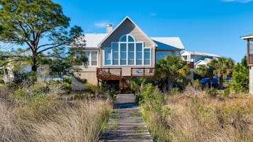 House, 3 Bedrooms | Exterior